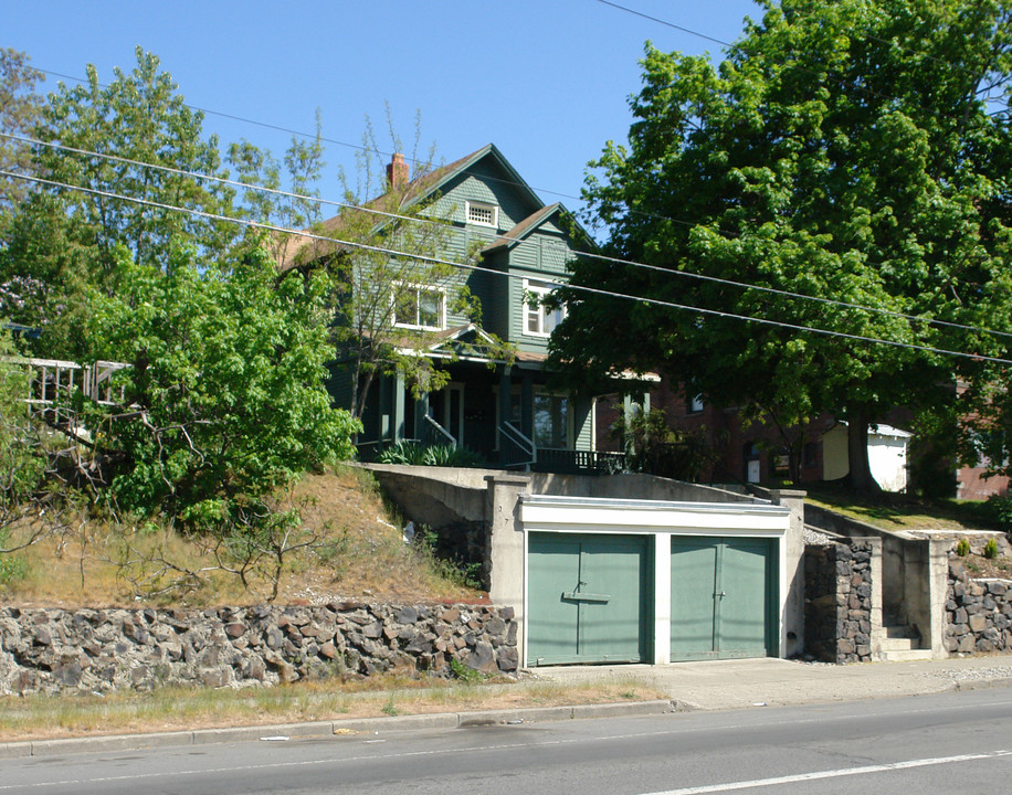 1420 N Post St in Spokane, WA - Foto de edificio