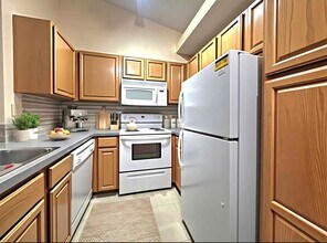 641 Lyons Rd in Coconut Creek, FL - Building Photo - Building Photo