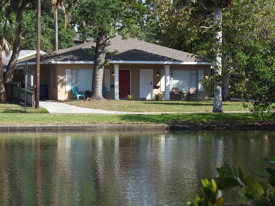 1824 Virginia Dr, Unit 1824 Virgina Dr in Bradenton, FL - Building Photo