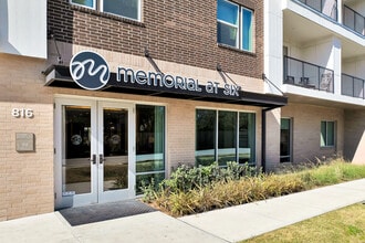 Memorial at Six in Houston, TX - Foto de edificio - Building Photo