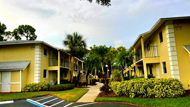 28121 Pine Haven Way in Bonita Springs, FL - Building Photo - Building Photo