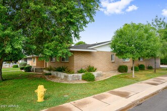 3009 N 49th St in Phoenix, AZ - Building Photo - Building Photo