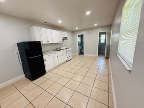 1128 Neptune Dr in Ruskin, FL - Building Photo - Building Photo