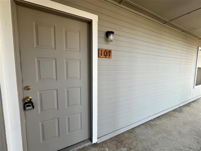 property at 2526 W Prairie St