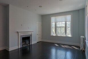 371 Harvard St, Unit 2AB in Cambridge, MA - Building Photo