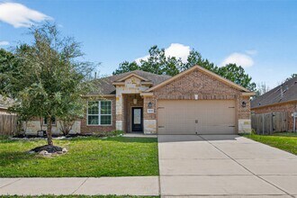 9058 Nina Rd in Conroe, TX - Foto de edificio - Building Photo