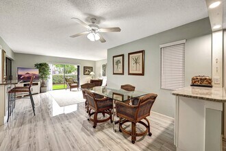 3215 S Lakeview Cir in Fort Pierce, FL - Building Photo - Building Photo