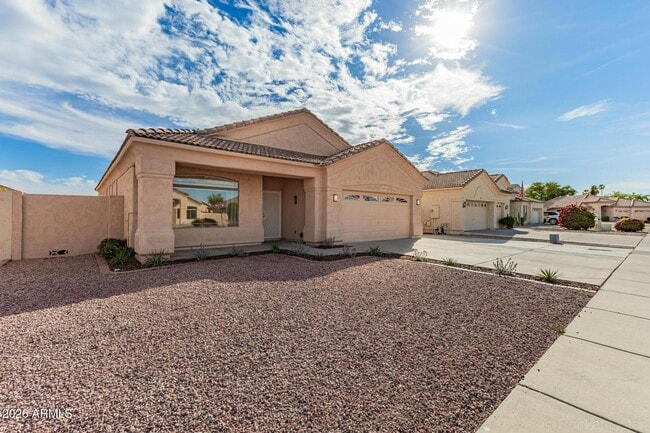 5665 W Laurie Ln in Glendale, AZ - Building Photo - Building Photo