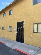 5126 E Bellevue St in Tucson, AZ - Foto de edificio - Building Photo