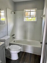 5010 Pembroke Rd in Hollywood, FL - Building Photo - Building Photo