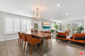 17130 Burbank Blvd in Los Angeles, CA - Building Photo - Building Photo