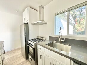 2429 W Ave 33 in Los Angeles, CA - Building Photo - Building Photo