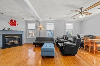 90 Florence St, Unit #2 in Everett, MA - Building Photo - Building Photo