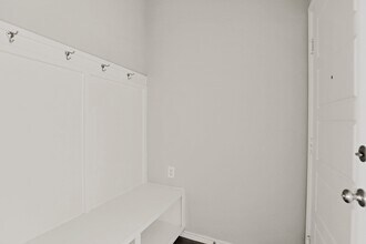 9313 Aggie Run in San Antonio, TX - Foto de edificio - Building Photo