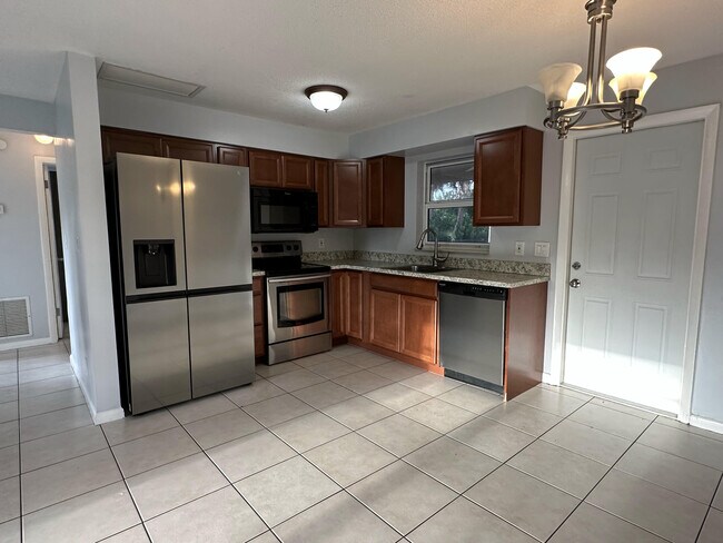 8500 Sunset Dr in Palm Beach Gardens, FL - Foto de edificio - Building Photo