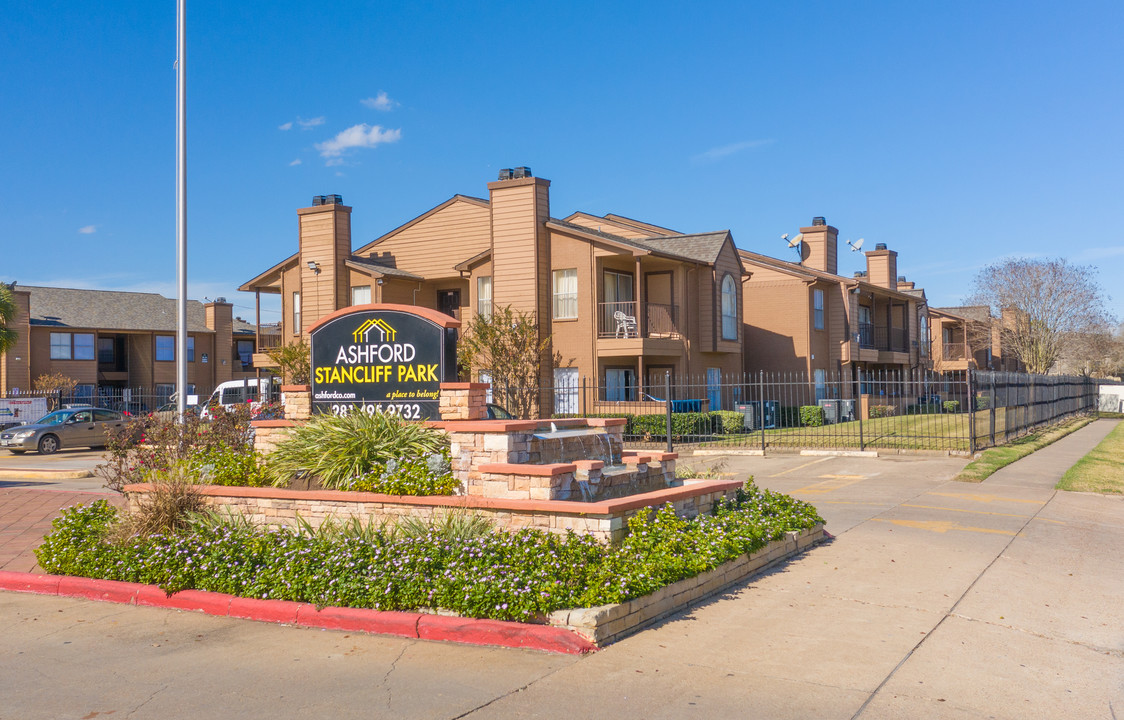 Ashford Stancliff Park in Houston, TX - Foto de edificio