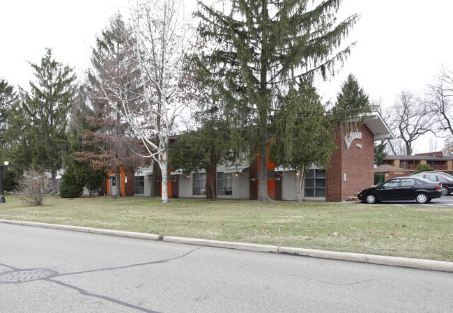 Hollenden House in Akron, OH - Foto de edificio - Building Photo