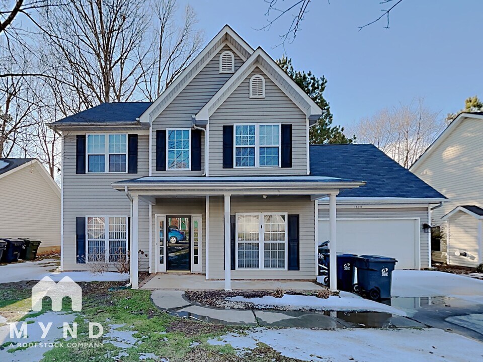 15247 Leslie Brooke Rd in Huntersville, NC - Building Photo