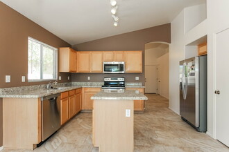 15019 W Port Au Prince Ln in Surprise, AZ - Building Photo - Building Photo