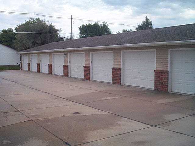 Stratford Apartments in Kearney, NE - Building Photo - Building Photo