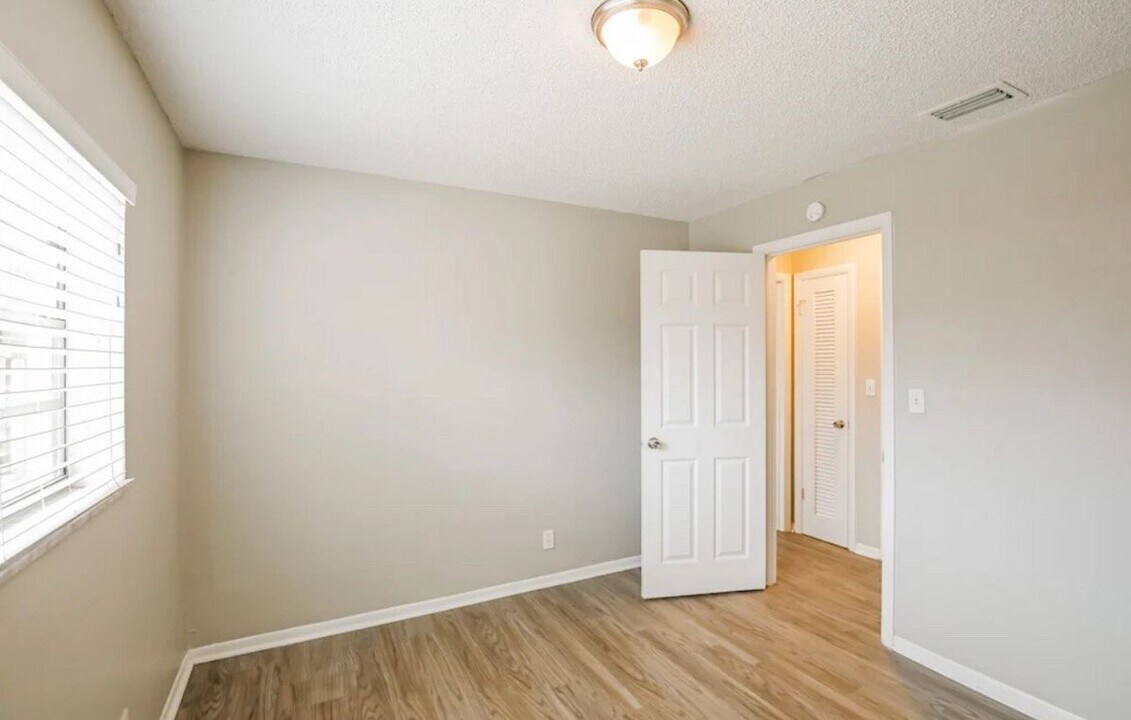 6864 NW 27th Terrace in Fort Lauderdale, FL - Building Photo
