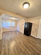 341 E Henry St in Poplar Bluff, MO - Building Photo - Building Photo
