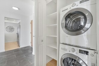 465 Fathom Dr in San Mateo, CA - Building Photo - Building Photo