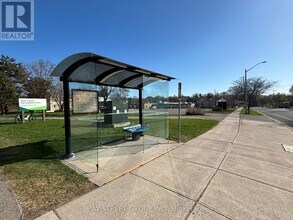 1242 McBride Ave in Mississauga, ON - Building Photo - Building Photo