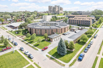 Rosecliff Apartments in Omaha, NE - Building Photo - Building Photo