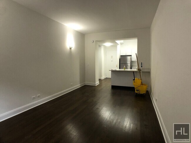 WEST 22 STREET in New York, NY - Building Photo - Building Photo