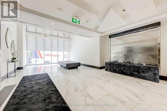 25 Holly St in Toronto, ON - Building Photo - Building Photo