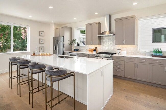 9619 Thorsk St, Unit Unit A in Bothell, WA - Building Photo - Building Photo