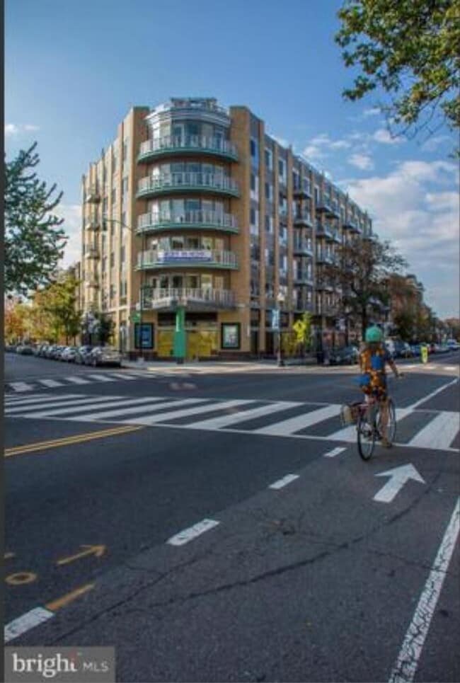 property at 2550 17th St NW