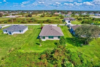 418 Pickford Ave in Lehigh Acres, FL - Building Photo - Building Photo