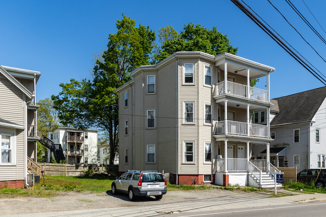 224 S Main St in Attleboro, MA - Building Photo