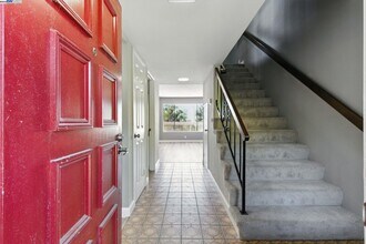 81 Mountain Valley in Oakland, CA - Building Photo - Building Photo