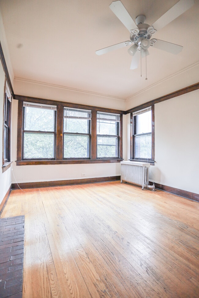 3454 N Bosworth Ave in Chicago, IL - Foto de edificio - Building Photo