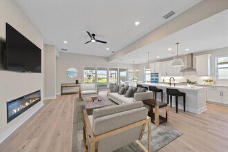 8387 Windbound Ct in Sarasota, FL - Building Photo - Building Photo