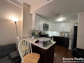 10 Winter St, Unit 8-305 in Boston, MA - Building Photo - Building Photo