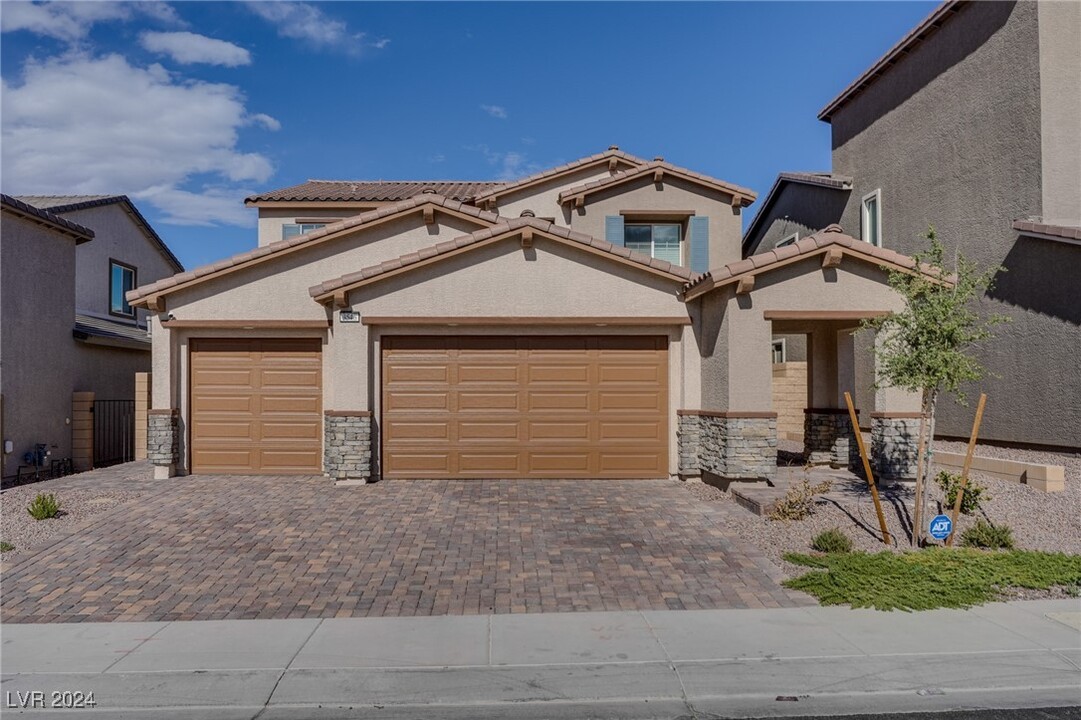 3546 Luciana Gln Ave in Henderson, NV - Building Photo