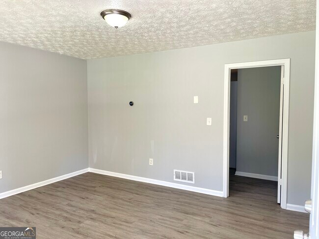90 Church St in Mcdonough, GA - Building Photo - Building Photo