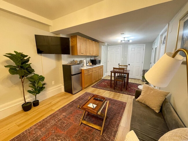 24 Warwick Rd