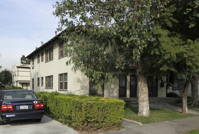 237-239 W Wilshire Ave in Fullerton, CA - Building Photo - Building Photo