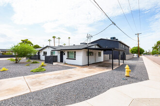 The Arcadia Cottages in Phoenix, AZ - Building Photo - Building Photo