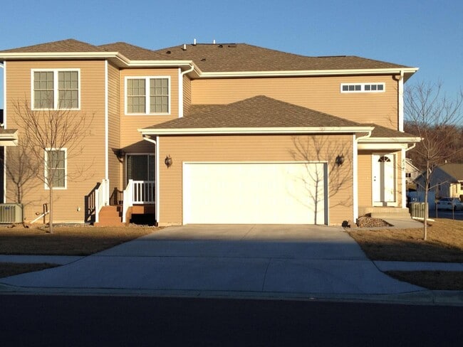 property at 726 Redwood St