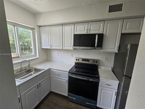 225 NW 84th Terrace in Miami, FL - Building Photo - Building Photo