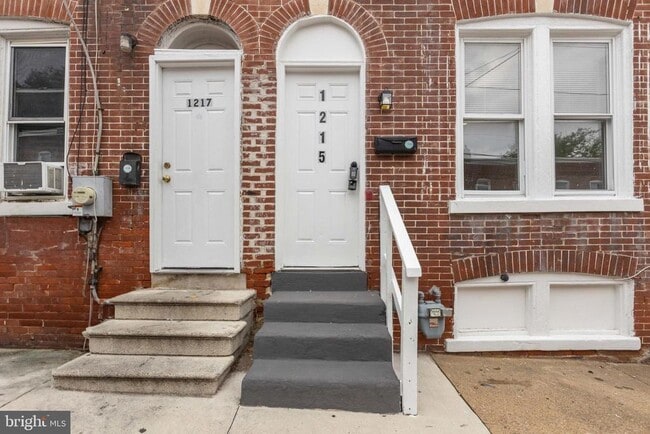 property at 1215 W 3rd St