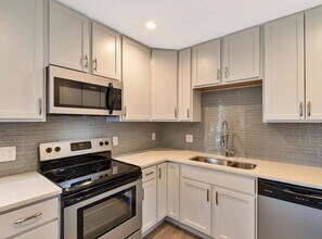 3354 S Flower St, Unit 52 in Lakewood, CO - Foto de edificio - Building Photo