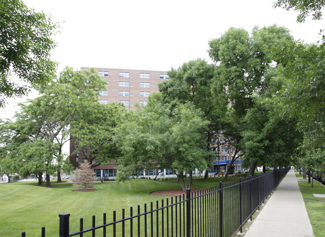 Edith Spurlock Sampson Apartments in Chicago, IL - Building Photo - Building Photo