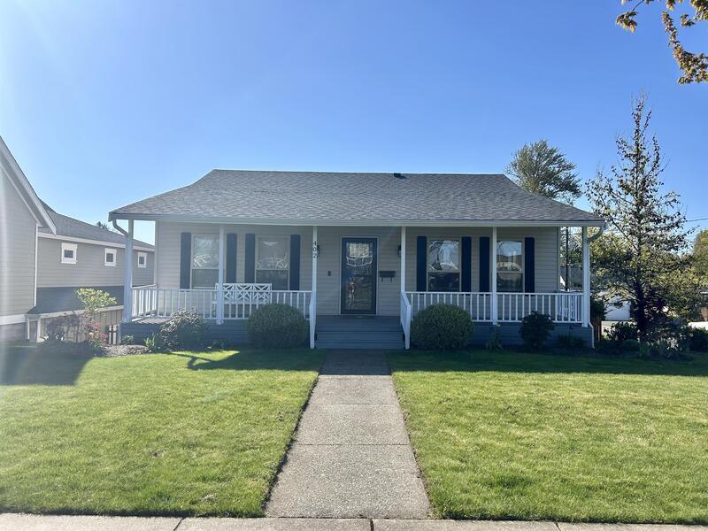 402 E Grover St in Lynden, WA - Building Photo